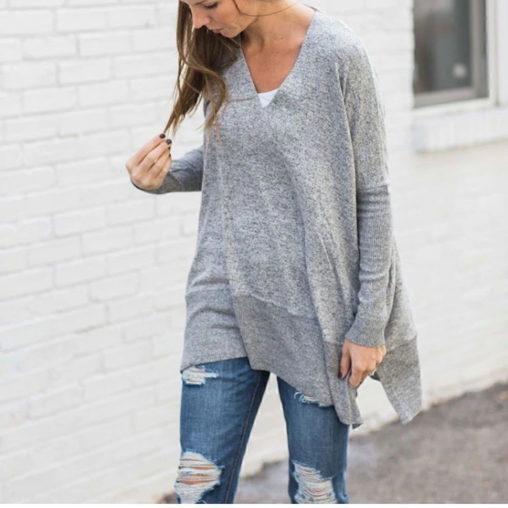 Chance Or Fate Hacci V Neck Tunic Sweater Gray